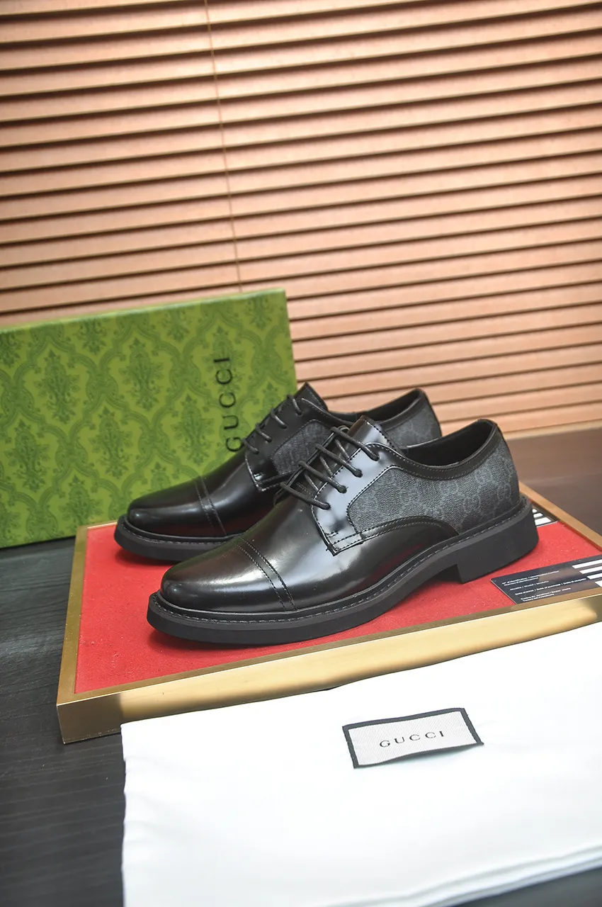 Men's shoes💰540💶Italy's top luxury men's shoe giant (GUCCI) (Gucci) (full cowhide lining) new arrival🍃Original European style🔰 Pleasant to the eye😍In order to make the shoes more durable and non-deformable🌀The production continues to follow traditional methods but there is still no lack of innovation💪Choose original sheepskin for the leather♻️ Smooth and natural And extra bright ⭐Made of imported cowhide, the first choice of rich people 38-45 (45 customized)